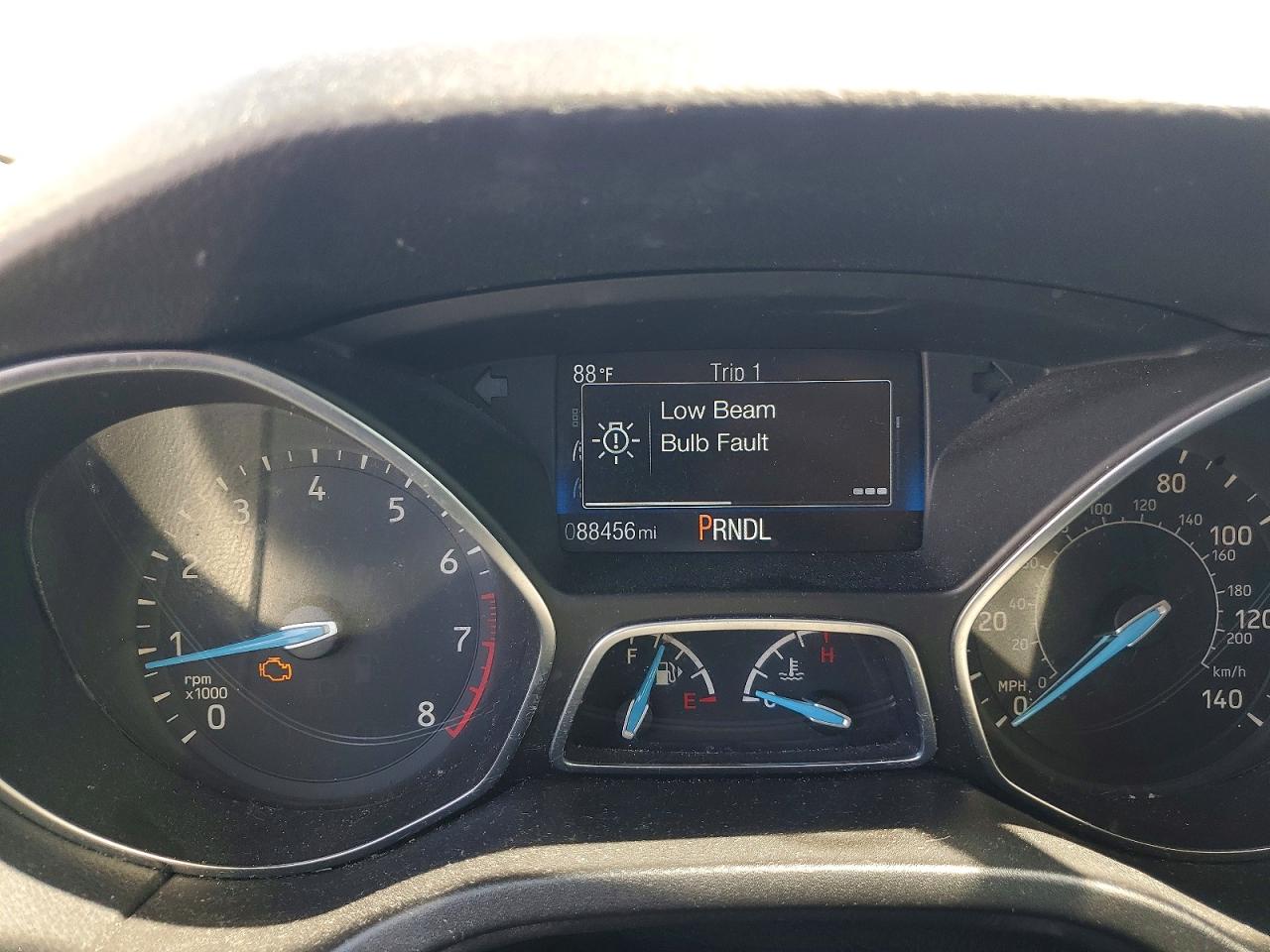 2018 FORD FOCUS SE photo 9