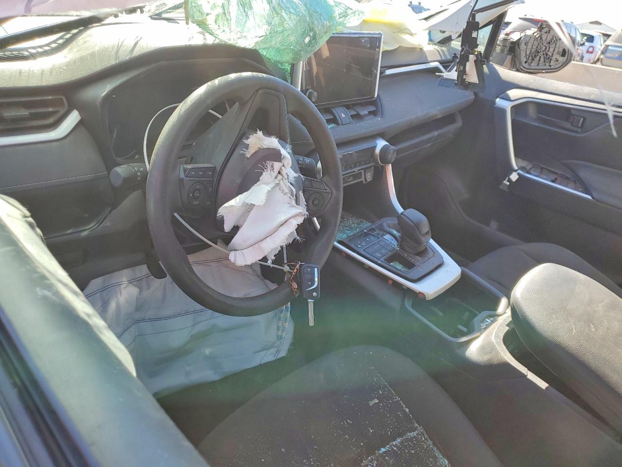 2025 TOYOTA RAV4 LE photo 15