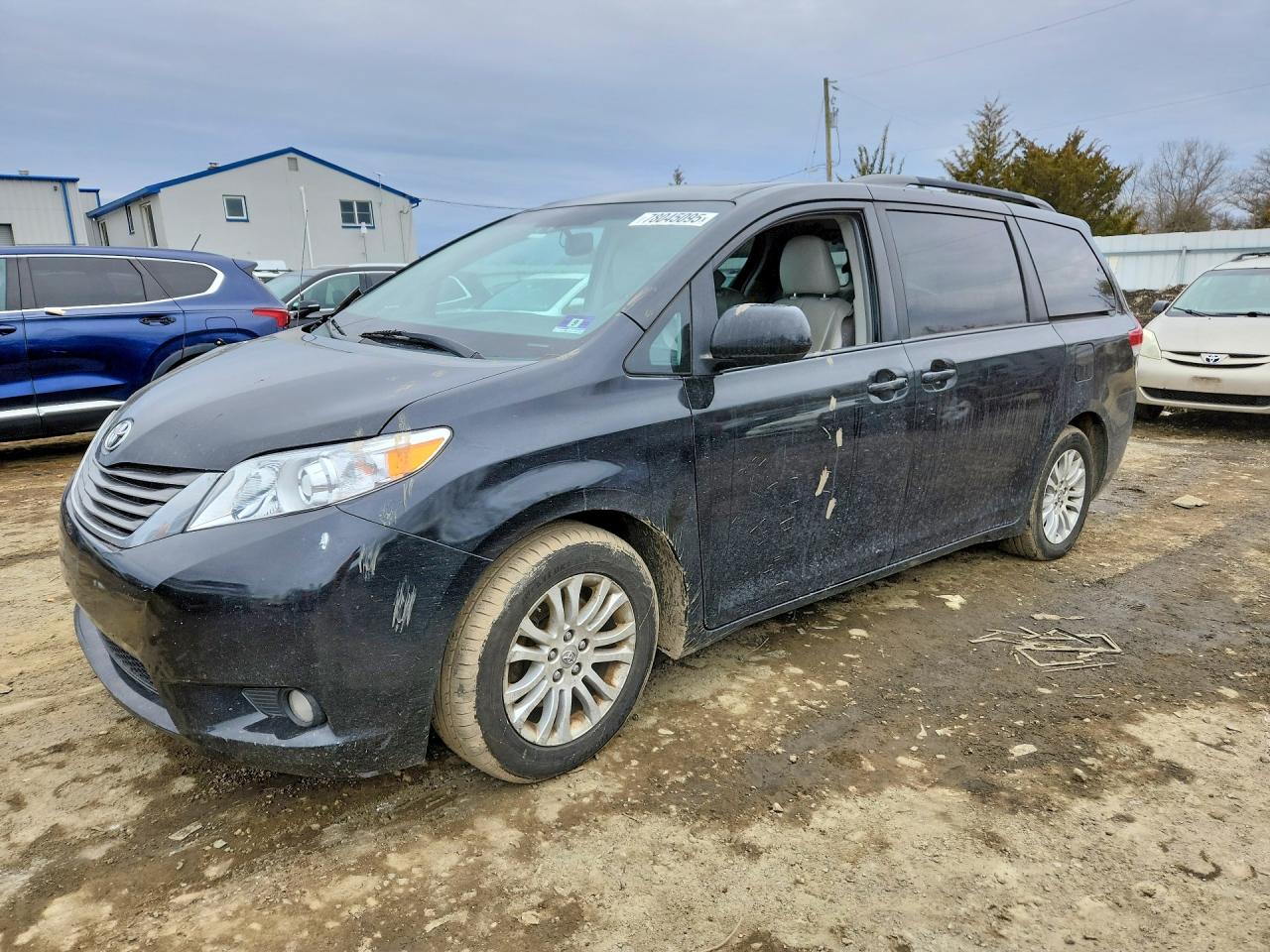 2013 TOYOTA SIENNA