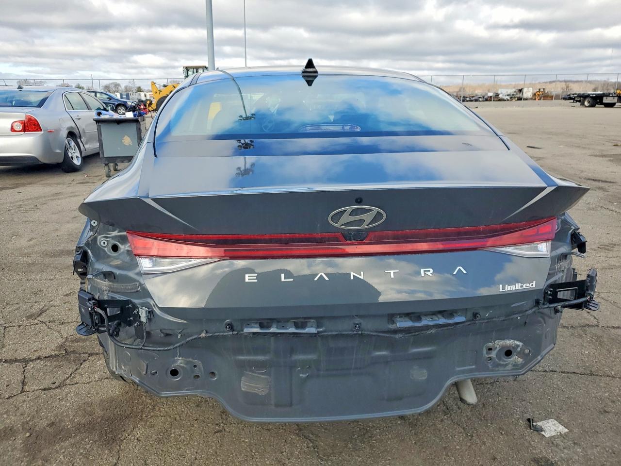 2024 HYUNDAI ELANTRA LIMITED photo 11