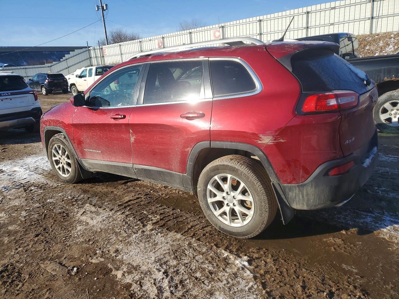 2015 JEEP CHEROKEE LATITUDE photo 2