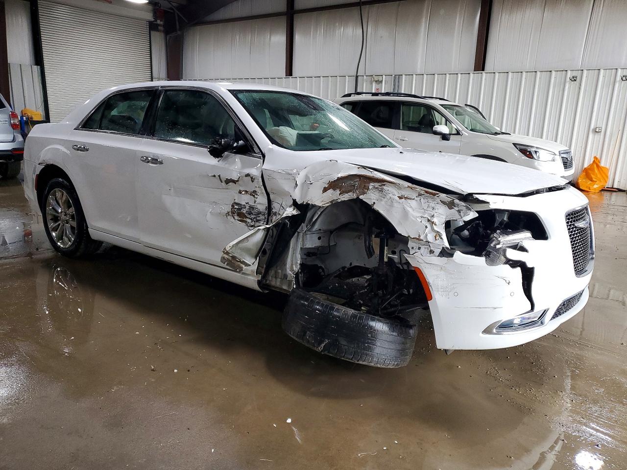 2018 CHRYSLER 300 LIMITED photo 4