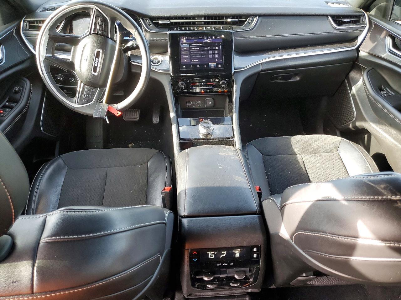 2022 JEEP GRAND CHEROKEE L LAREDO photo 15