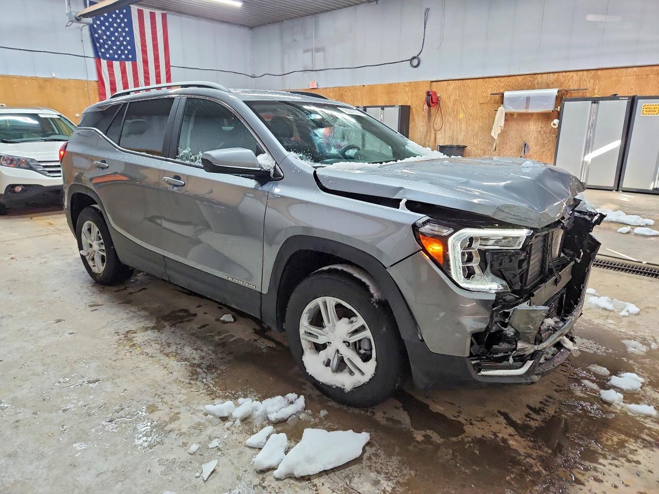 2024 GMC TERRAIN SLE photo 7