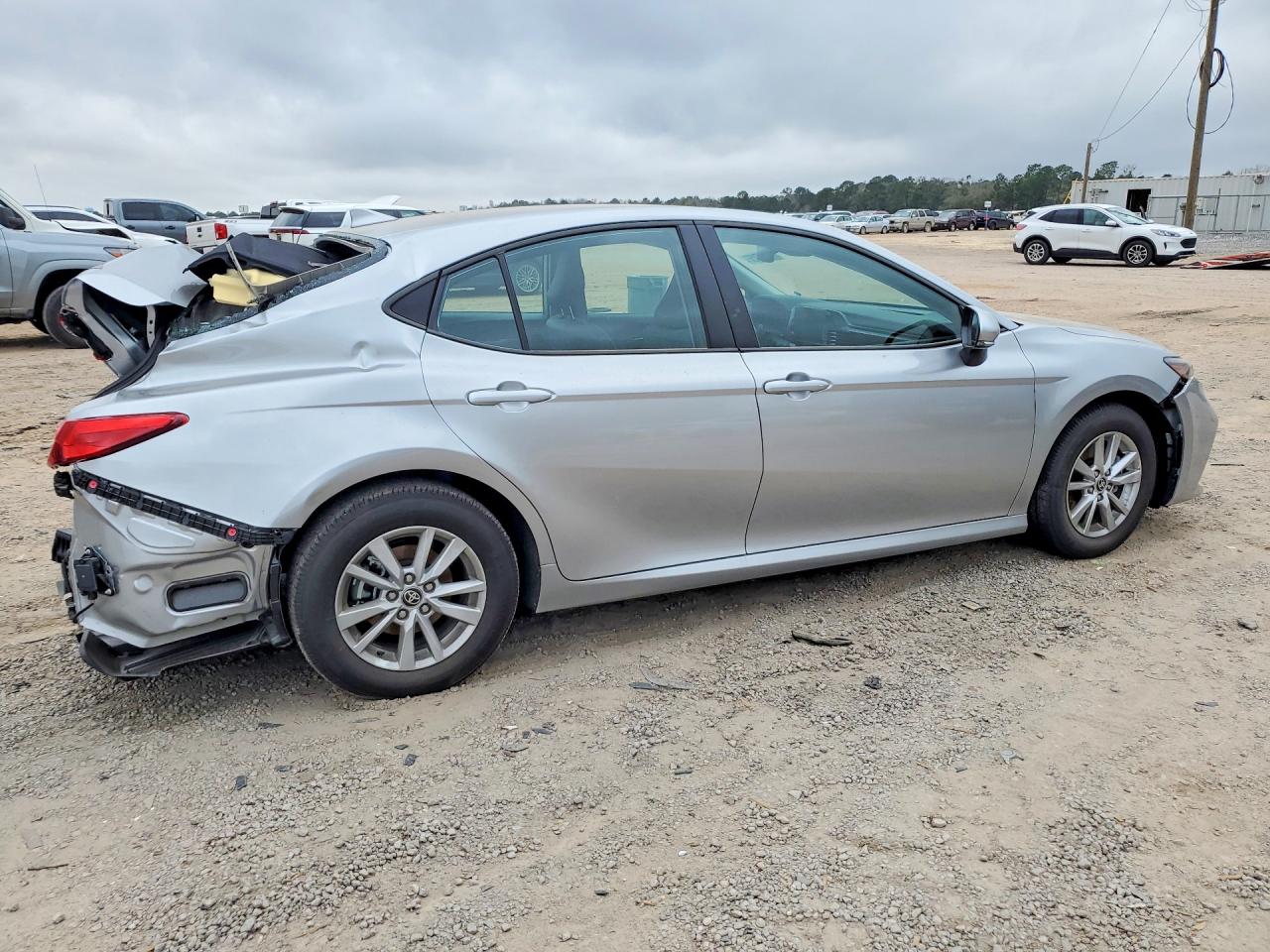 2025 TOYOTA CAMRY XSE photo 3
