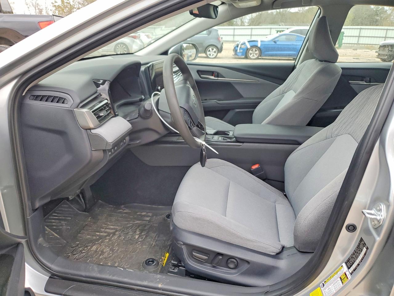 2025 TOYOTA CAMRY XSE photo 7