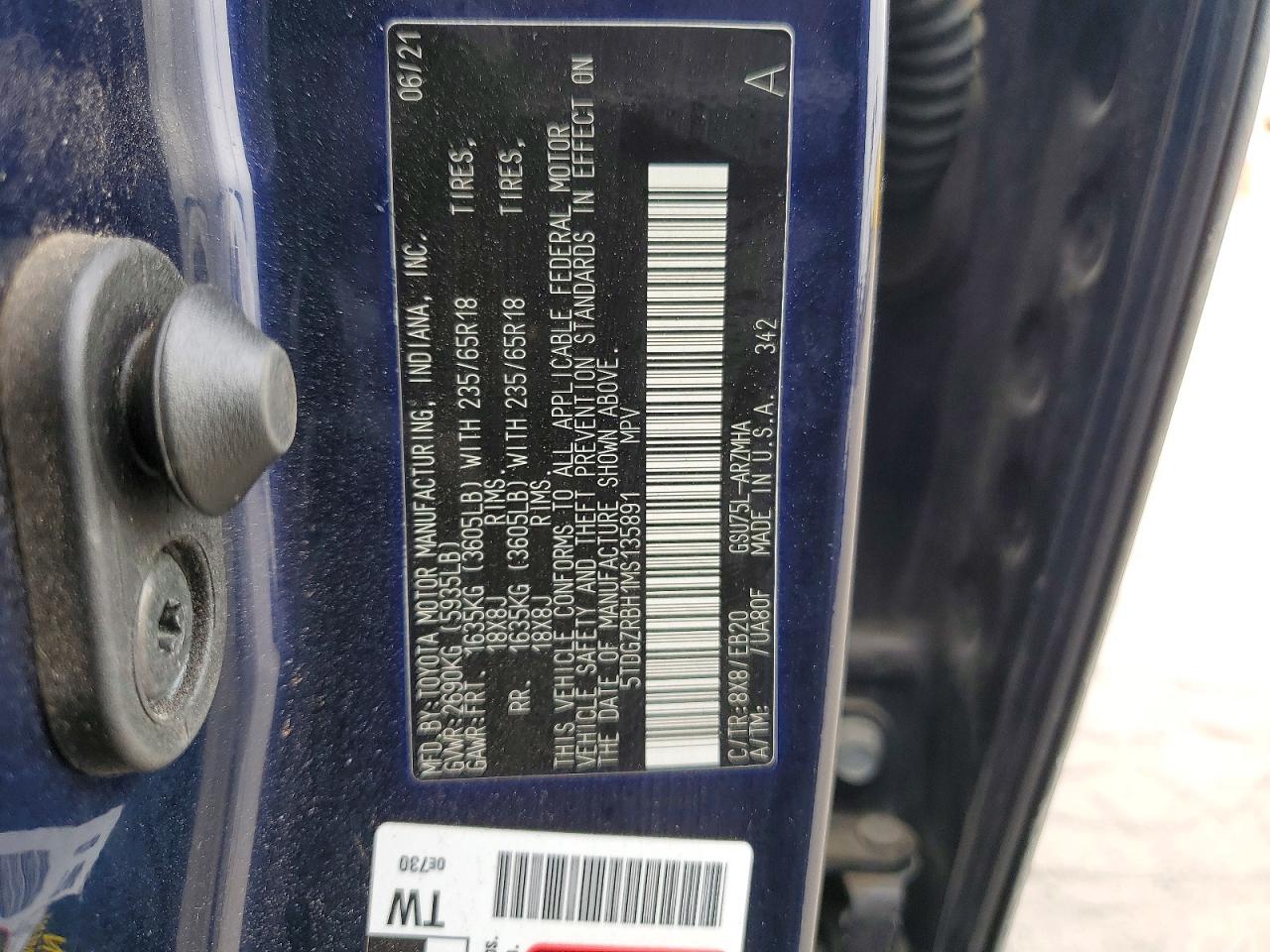 2021 TOYOTA HIGHLANDER XLE photo 25