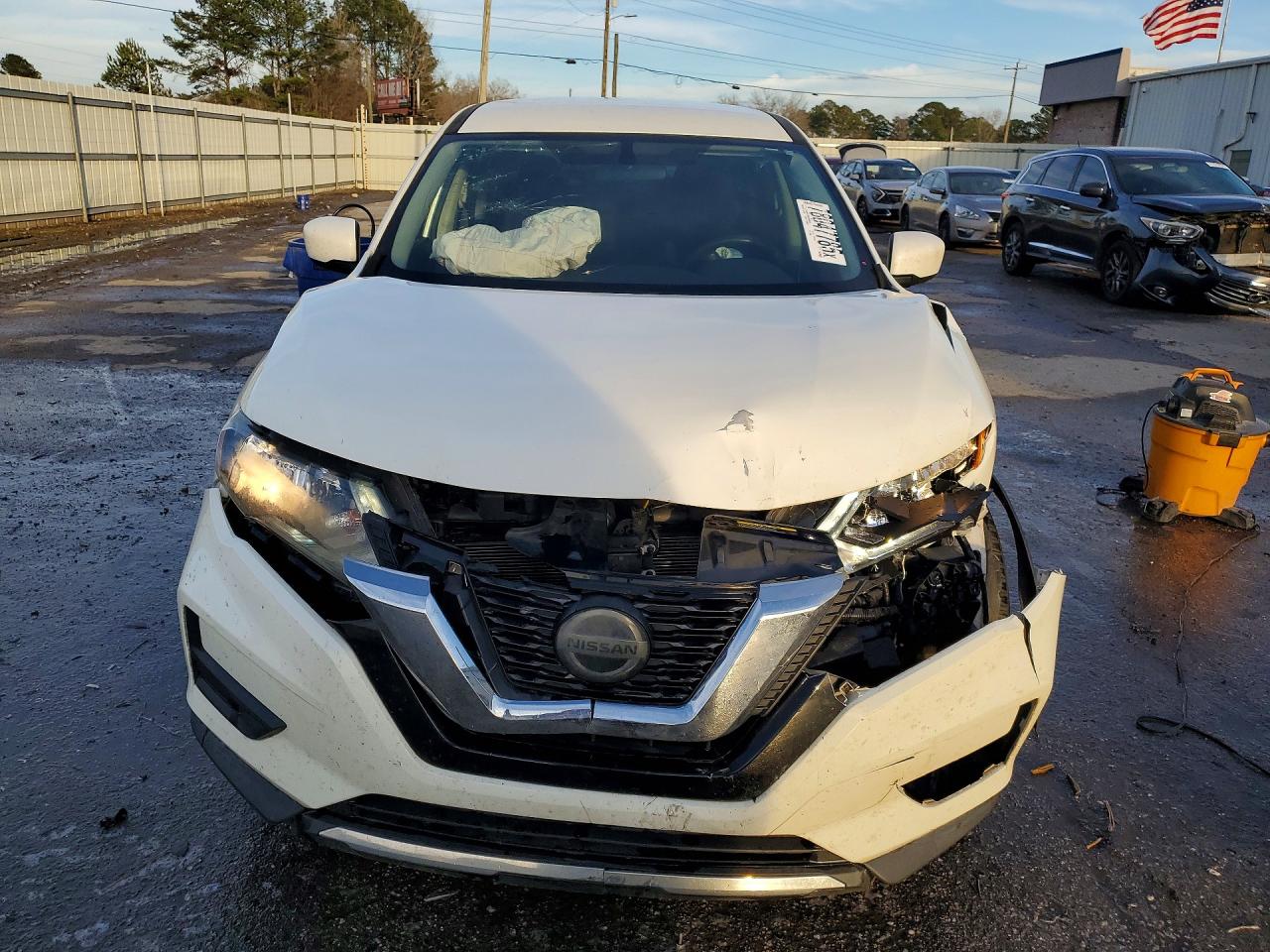 2018 NISSAN ROGUE S photo 9