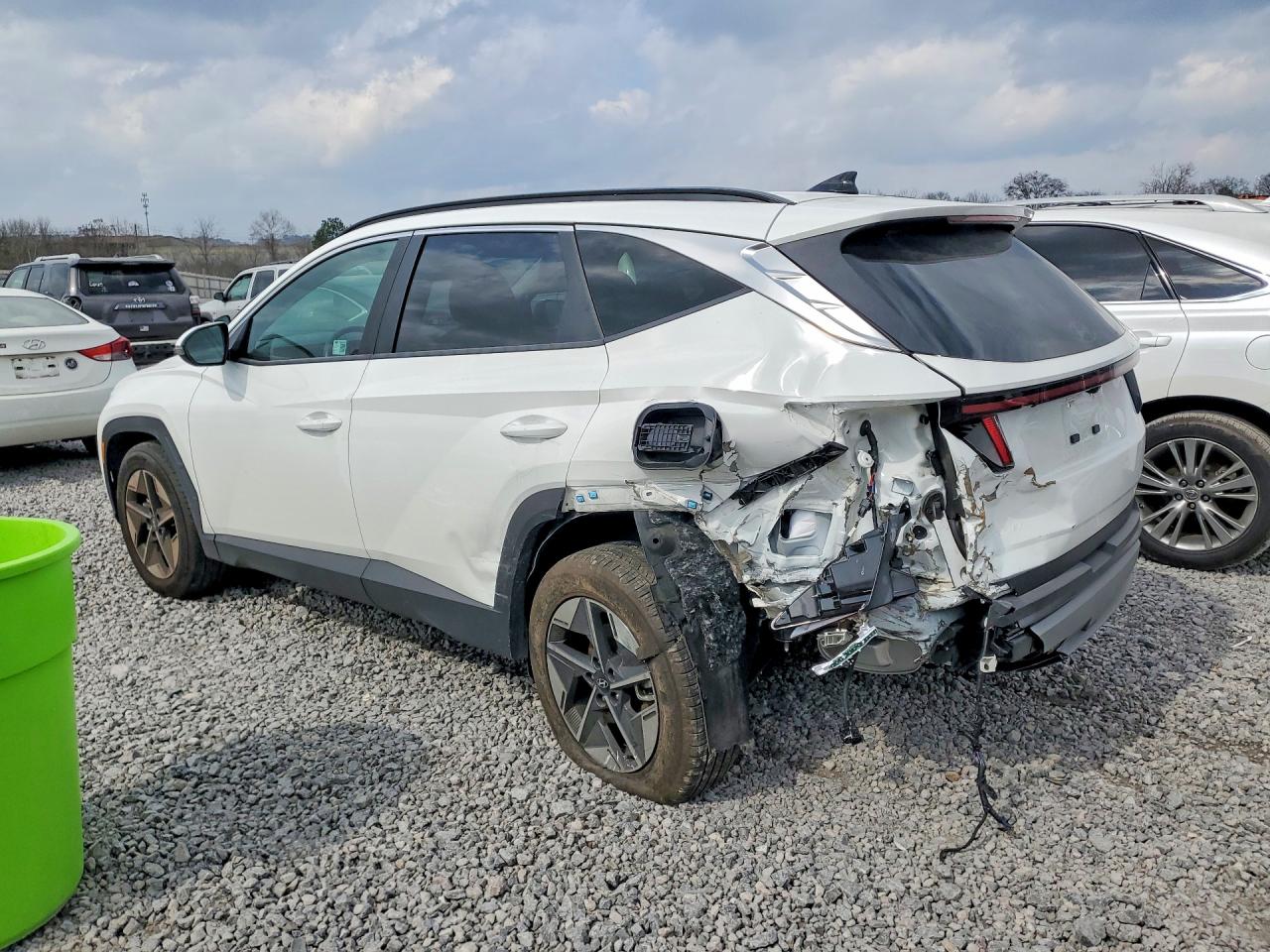 2025 HYUNDAI TUCSON SEL photo 2