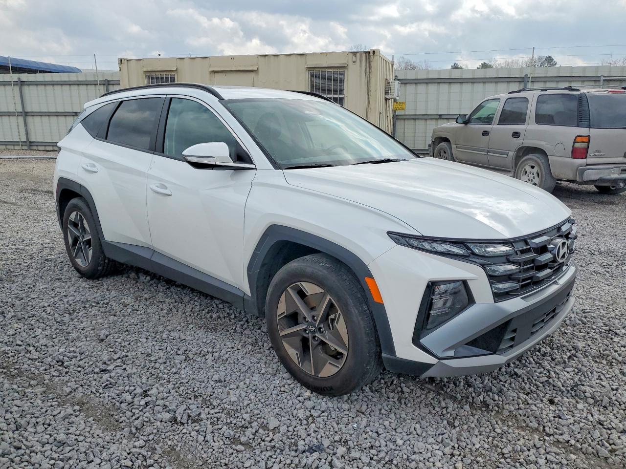 2025 HYUNDAI TUCSON SEL photo 4