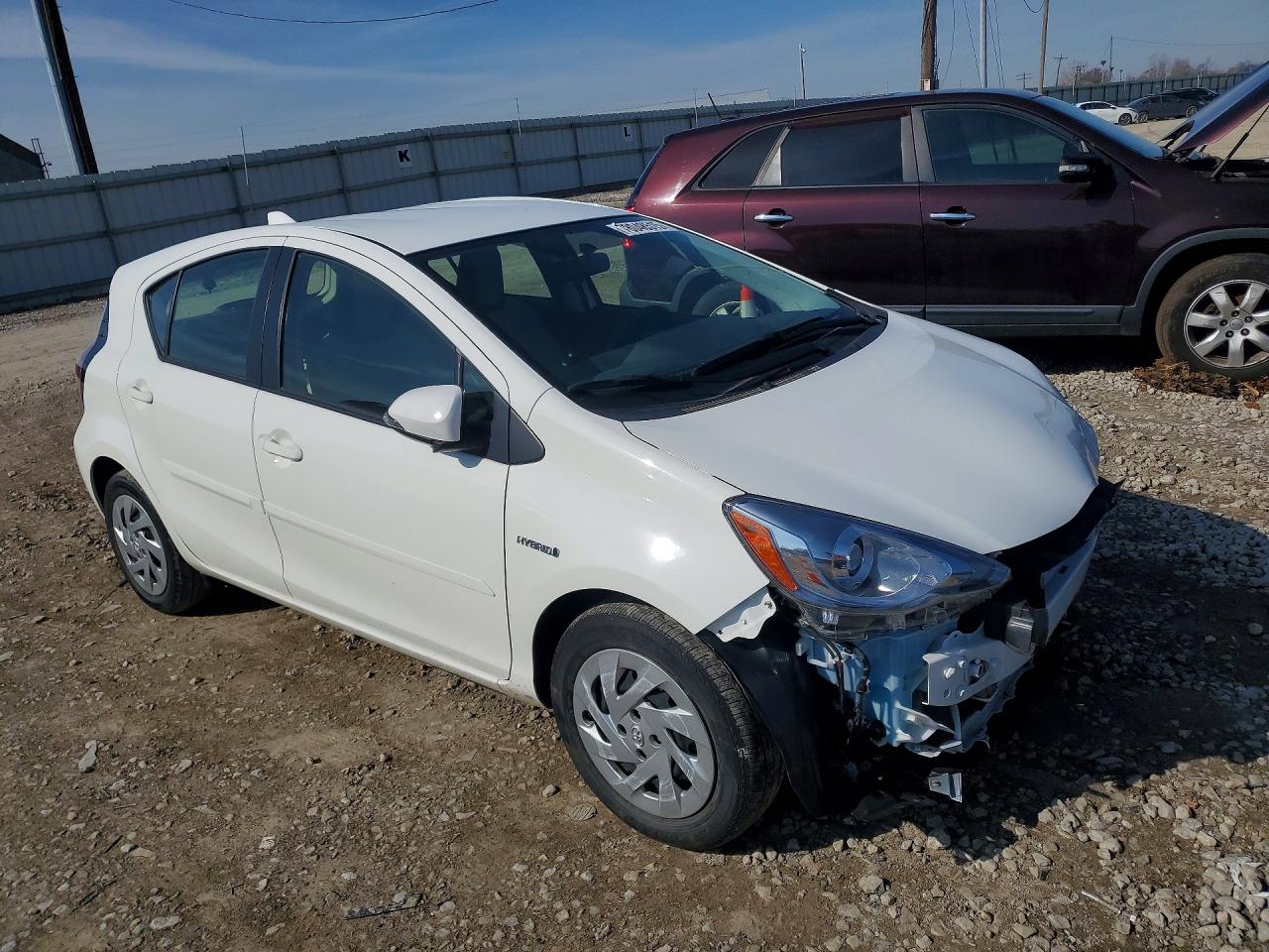 2016 TOYOTA PRIUS C photo 10