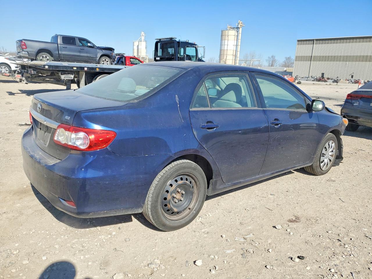 2012 TOYOTA COROLLA photo 3
