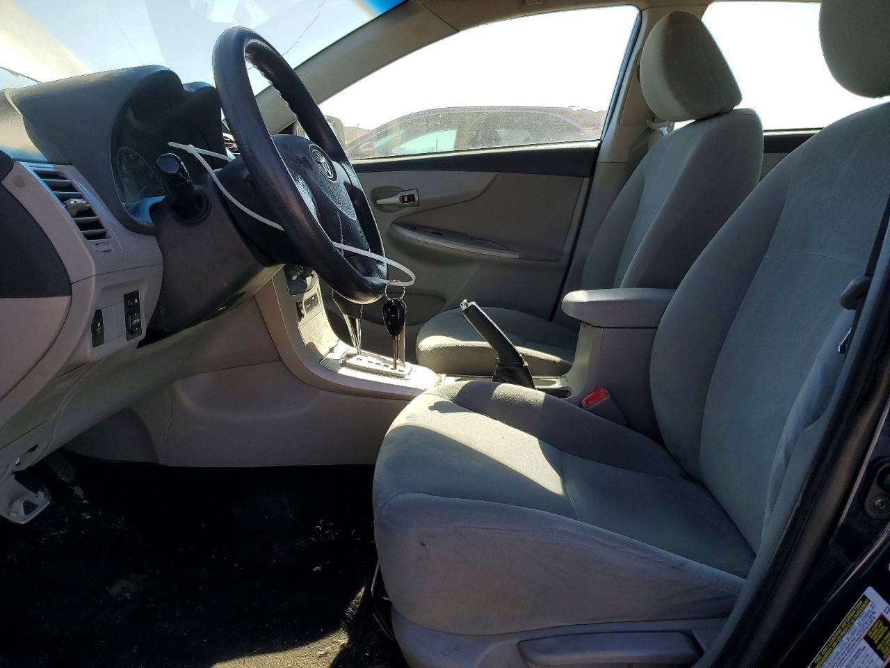 2012 TOYOTA COROLLA photo 7