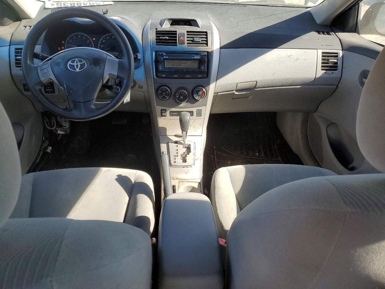 2012 TOYOTA COROLLA photo 8