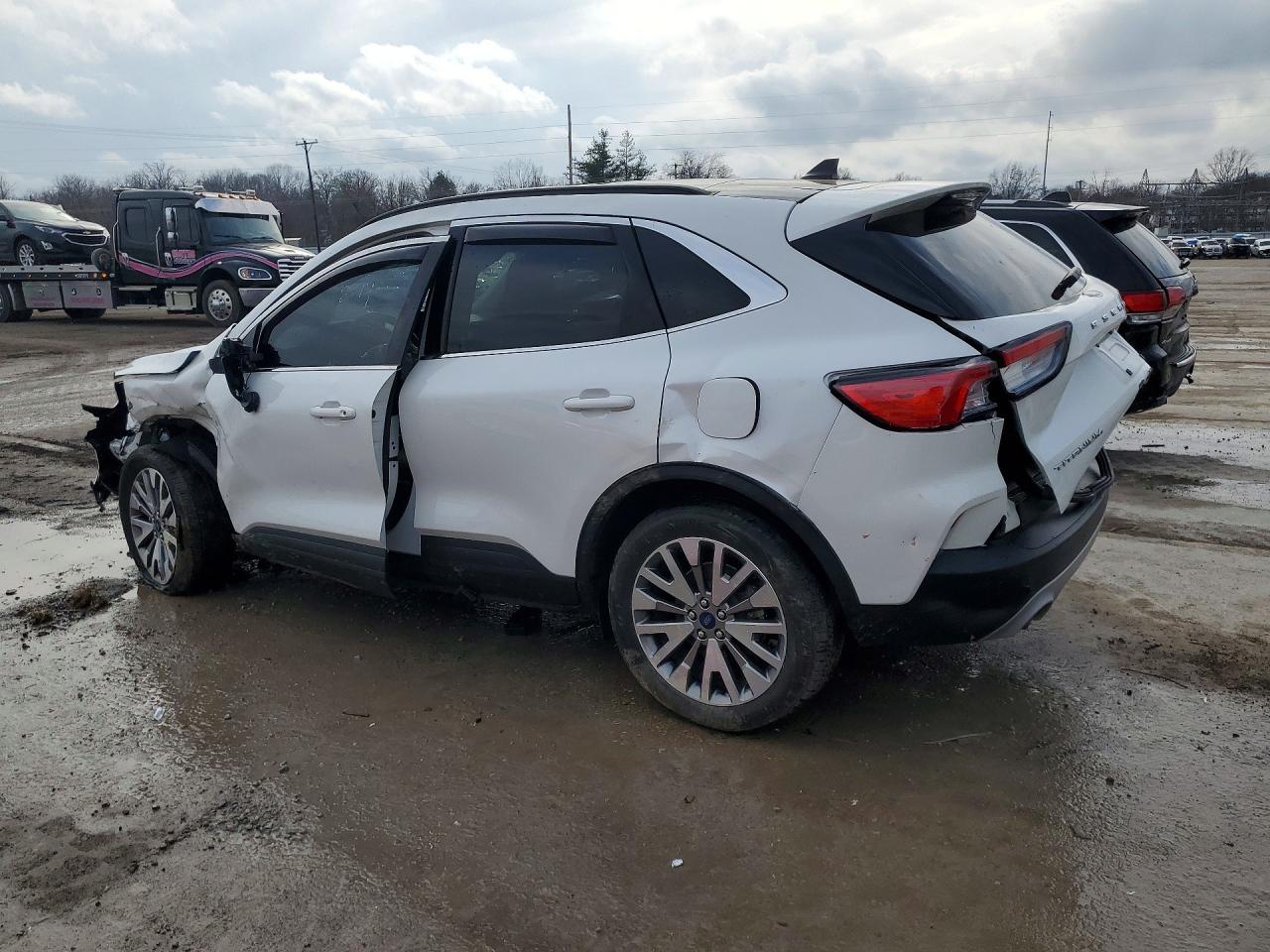 2022 FORD ESCAPE TITANIUM photo 3