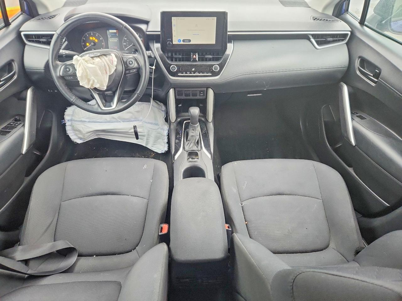 2024 TOYOTA COROLLA CROSS LE photo 15