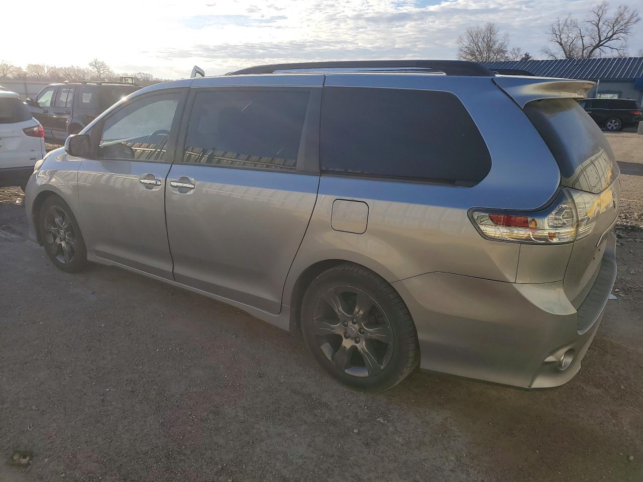 2015 TOYOTA SIENNA SPORT photo 3