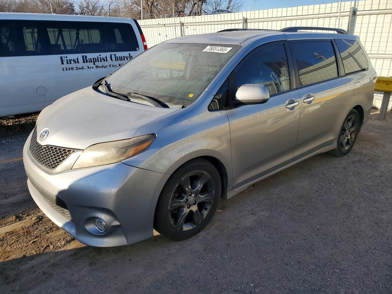 2015 TOYOTA SIENNA