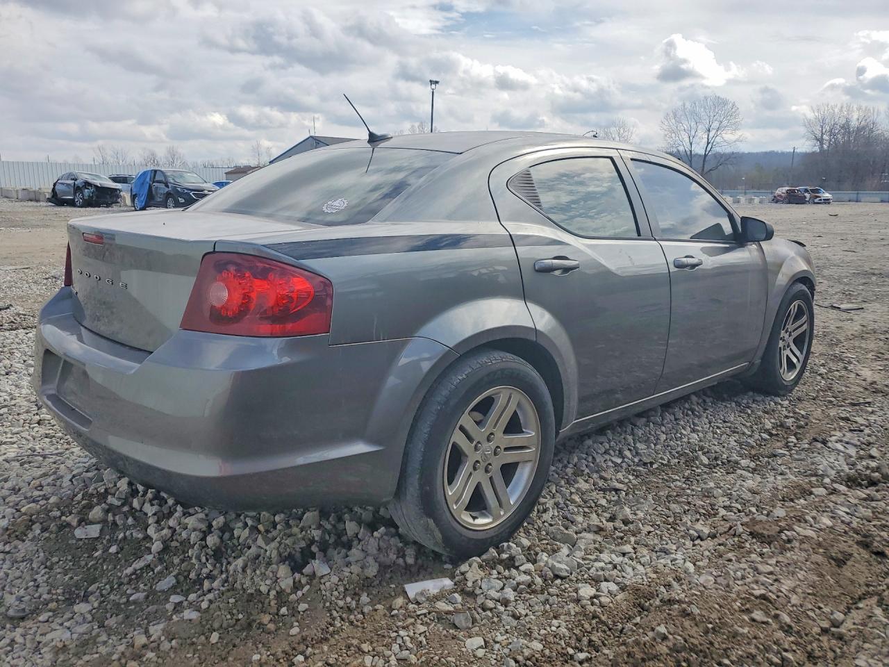 2012 DODGE AVENGER SE photo 3
