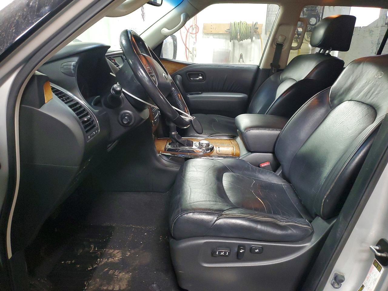 2011 INFINITI QX56 BASE photo 19