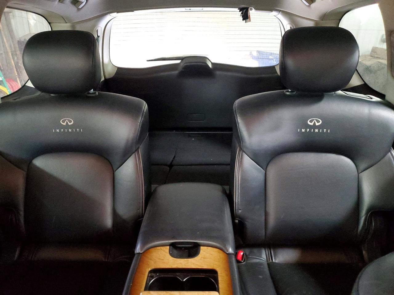 2011 INFINITI QX56 BASE photo 28