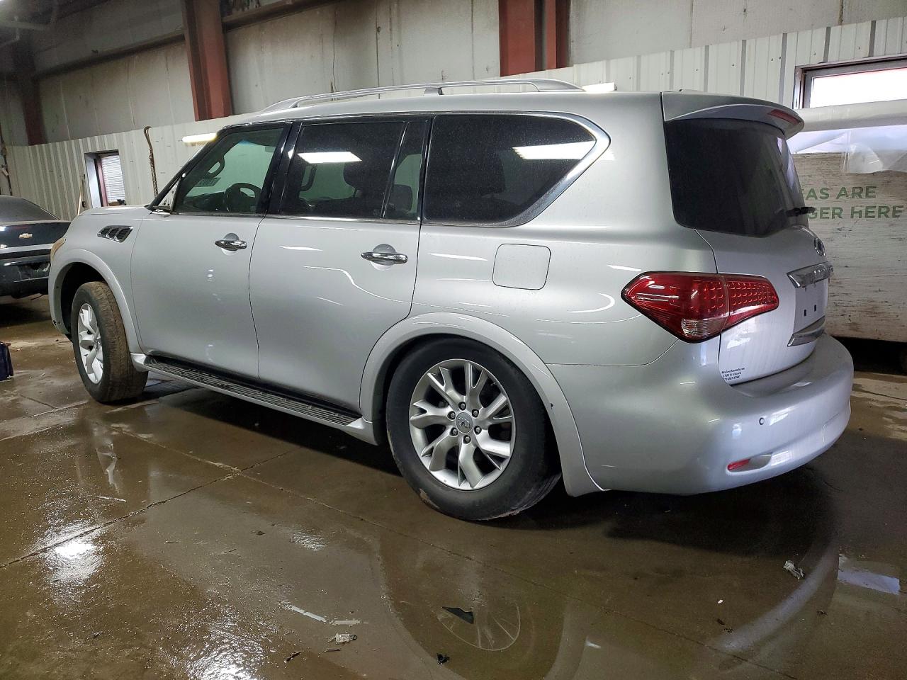 2011 INFINITI QX56 BASE photo 4