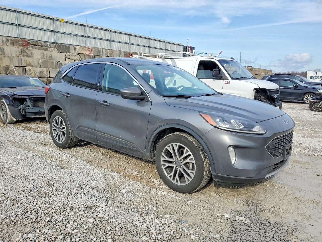 2022 FORD ESCAPE SEL photo 4