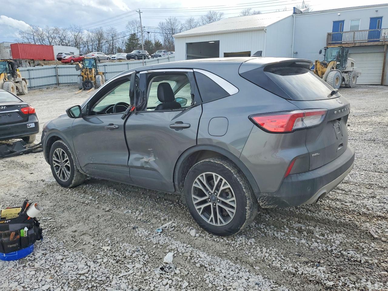 2022 FORD ESCAPE SEL photo 2