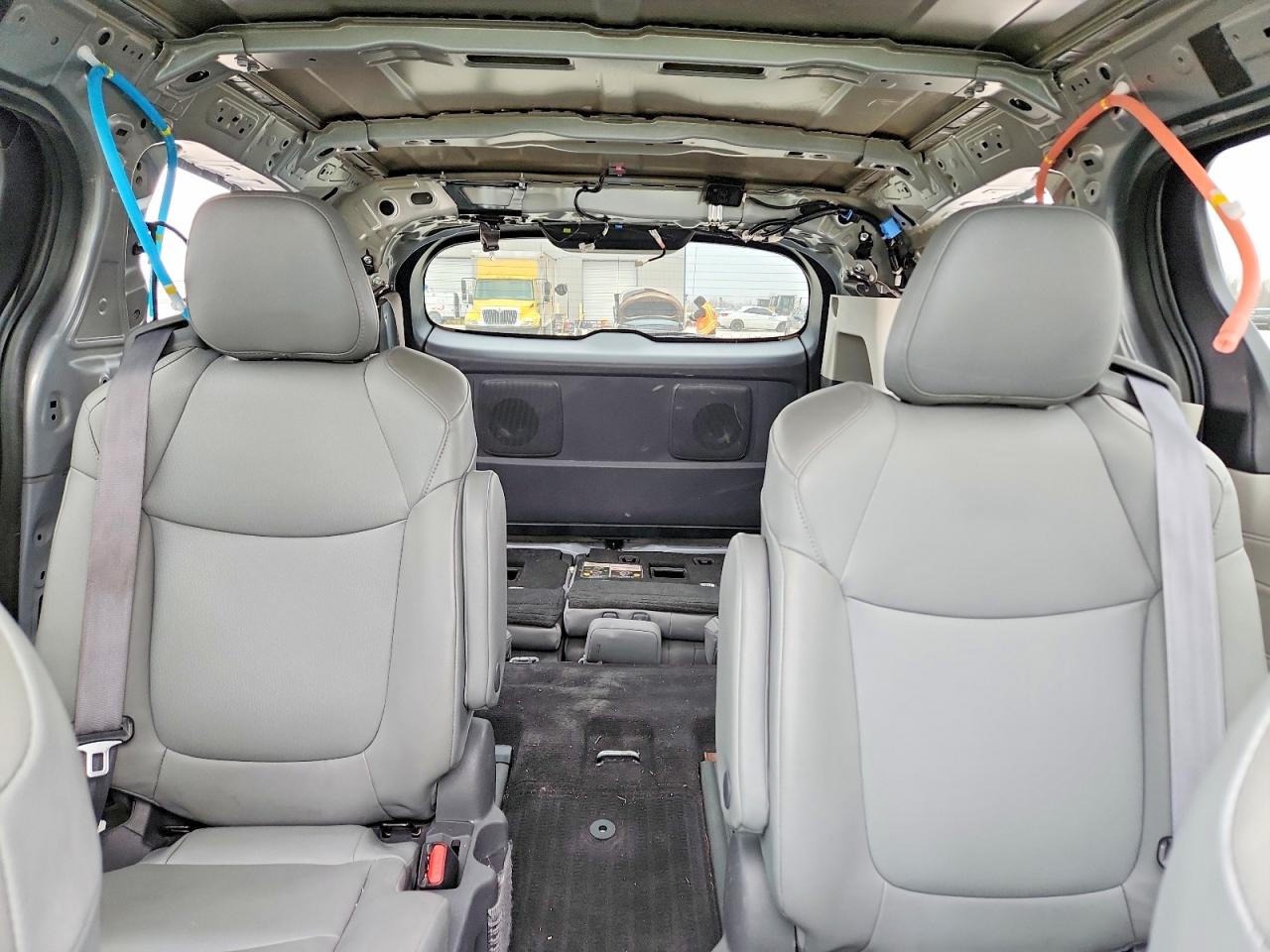 2021 TOYOTA SIENNA photo 10