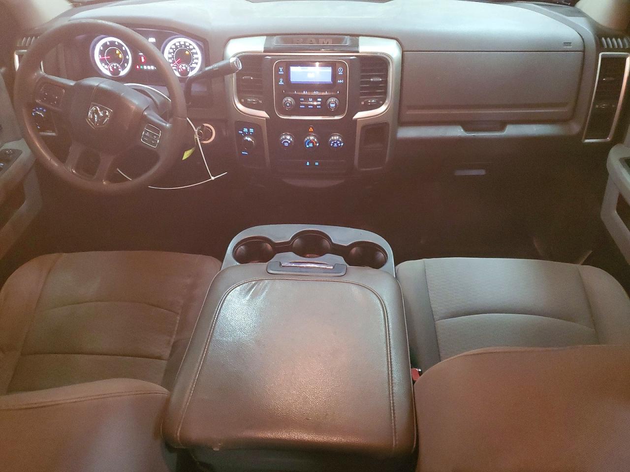 2013 RAM 1500 SLT photo 15