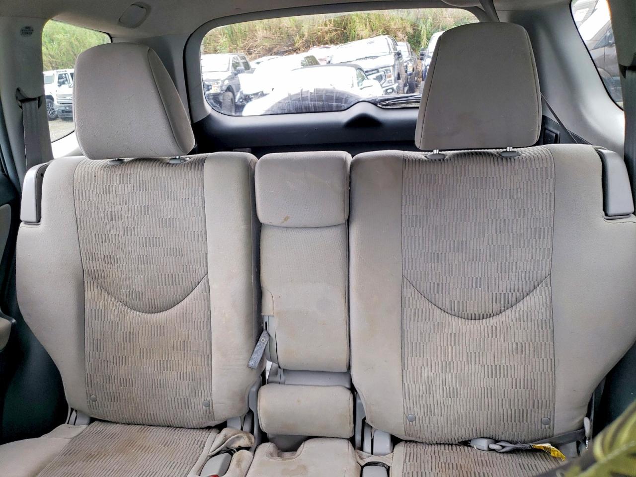 2011 TOYOTA RAV4 photo 10