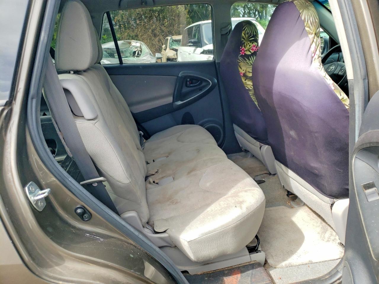2011 TOYOTA RAV4 photo 11