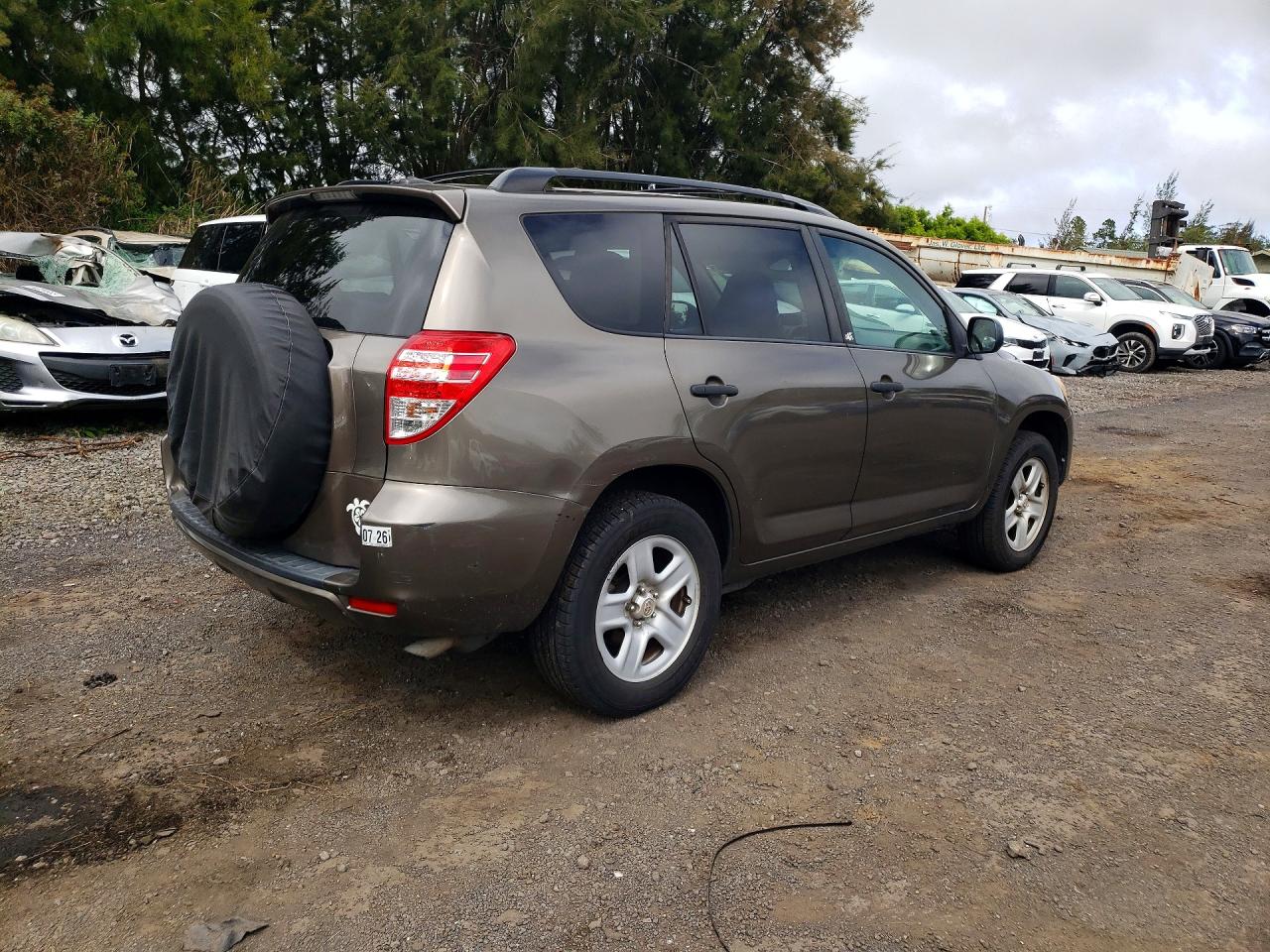2011 TOYOTA RAV4 photo 3