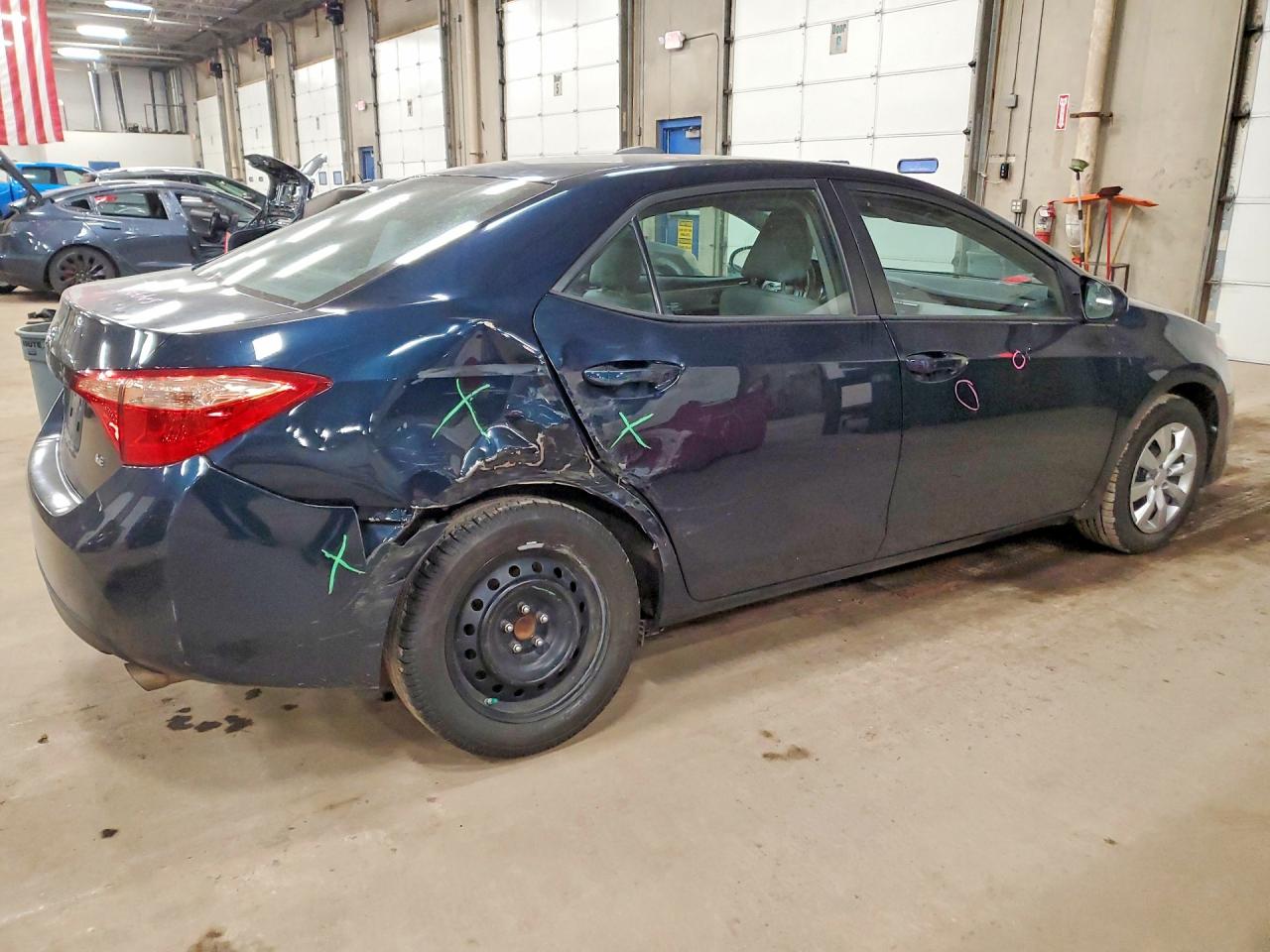 2017 TOYOTA COROLLA LE photo 3