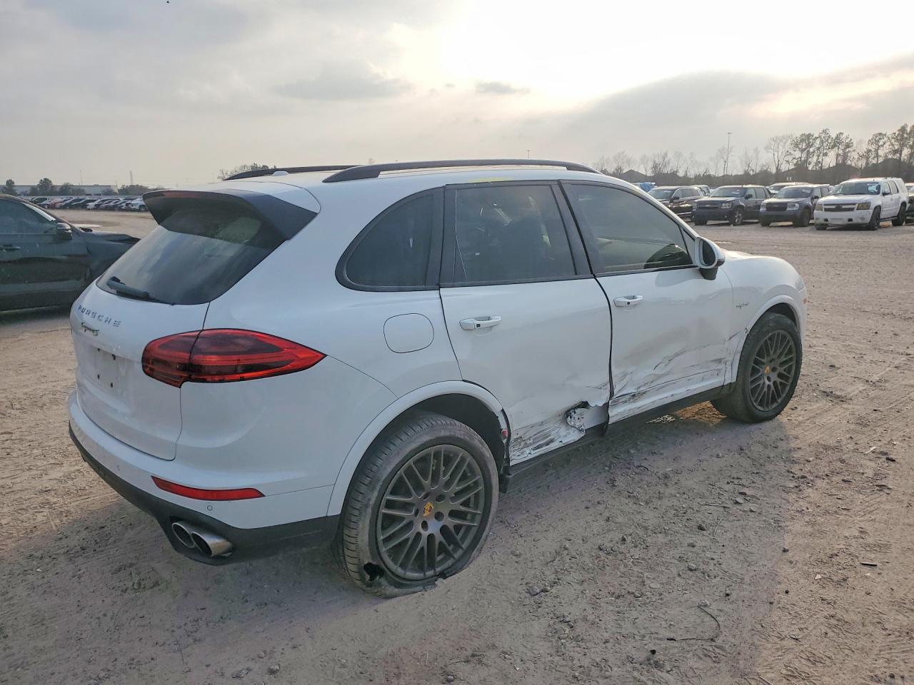 2018 PORSCHE CAYENNE SE HYBRID PLATINUM photo 5