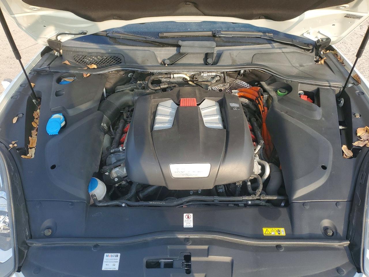 2018 PORSCHE CAYENNE SE HYBRID PLATINUM photo 23
