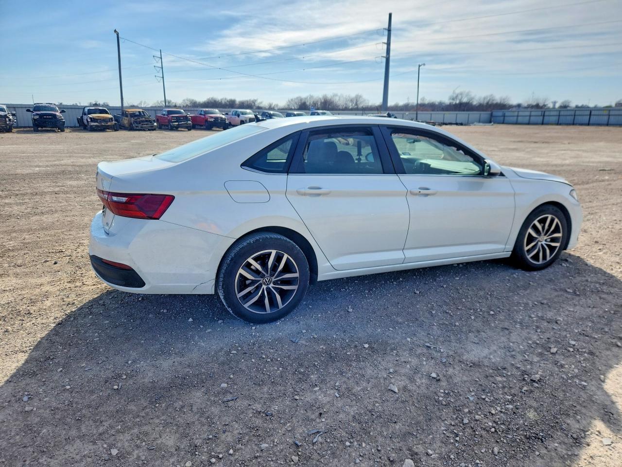 2025 VOLKSWAGEN JETTA SE photo 3