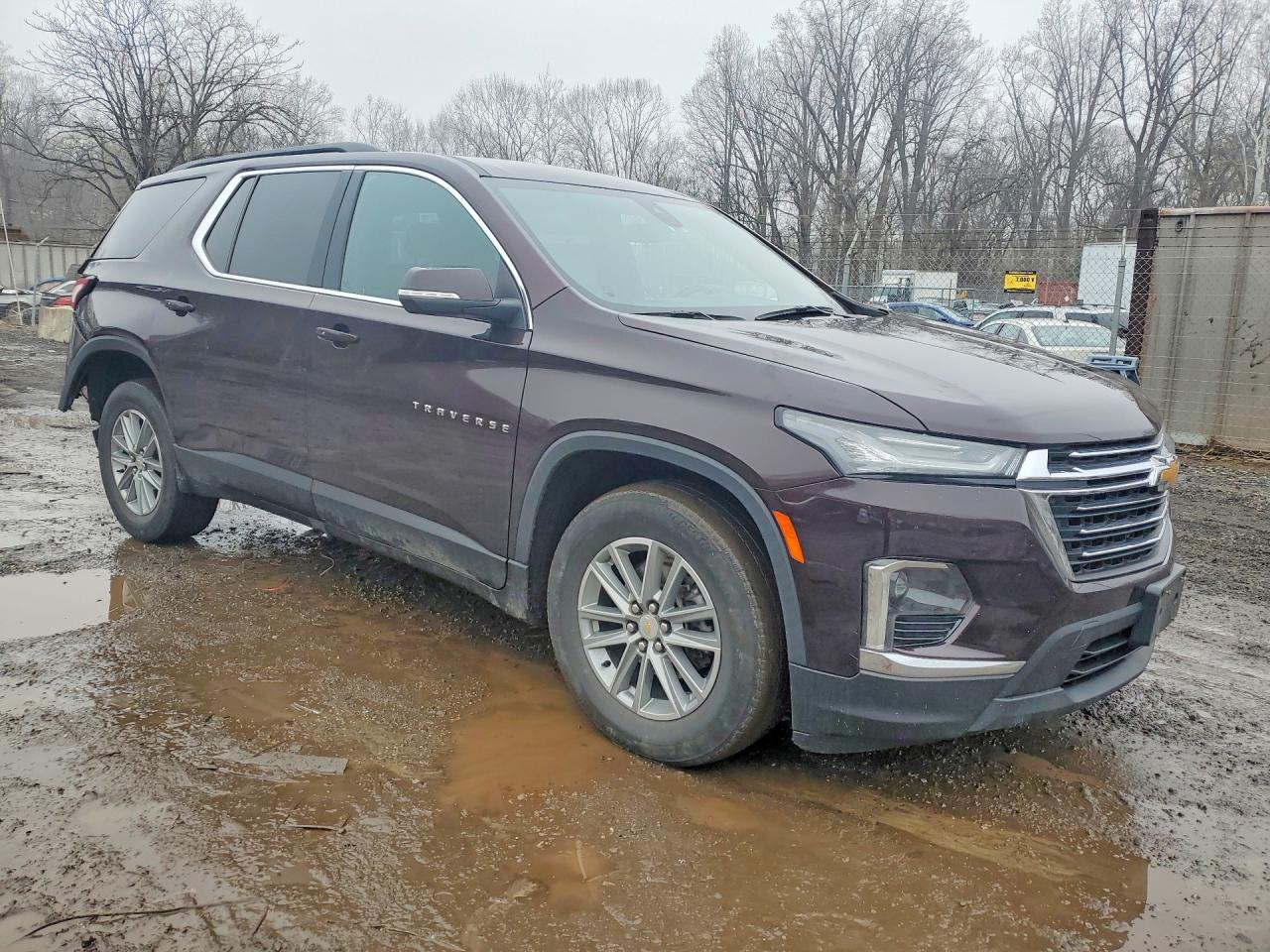 2023 CHEVROLET TRAVERSE LT photo 4