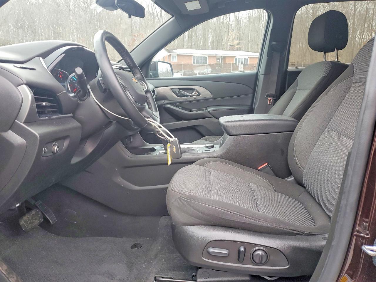 2023 CHEVROLET TRAVERSE LT photo 7