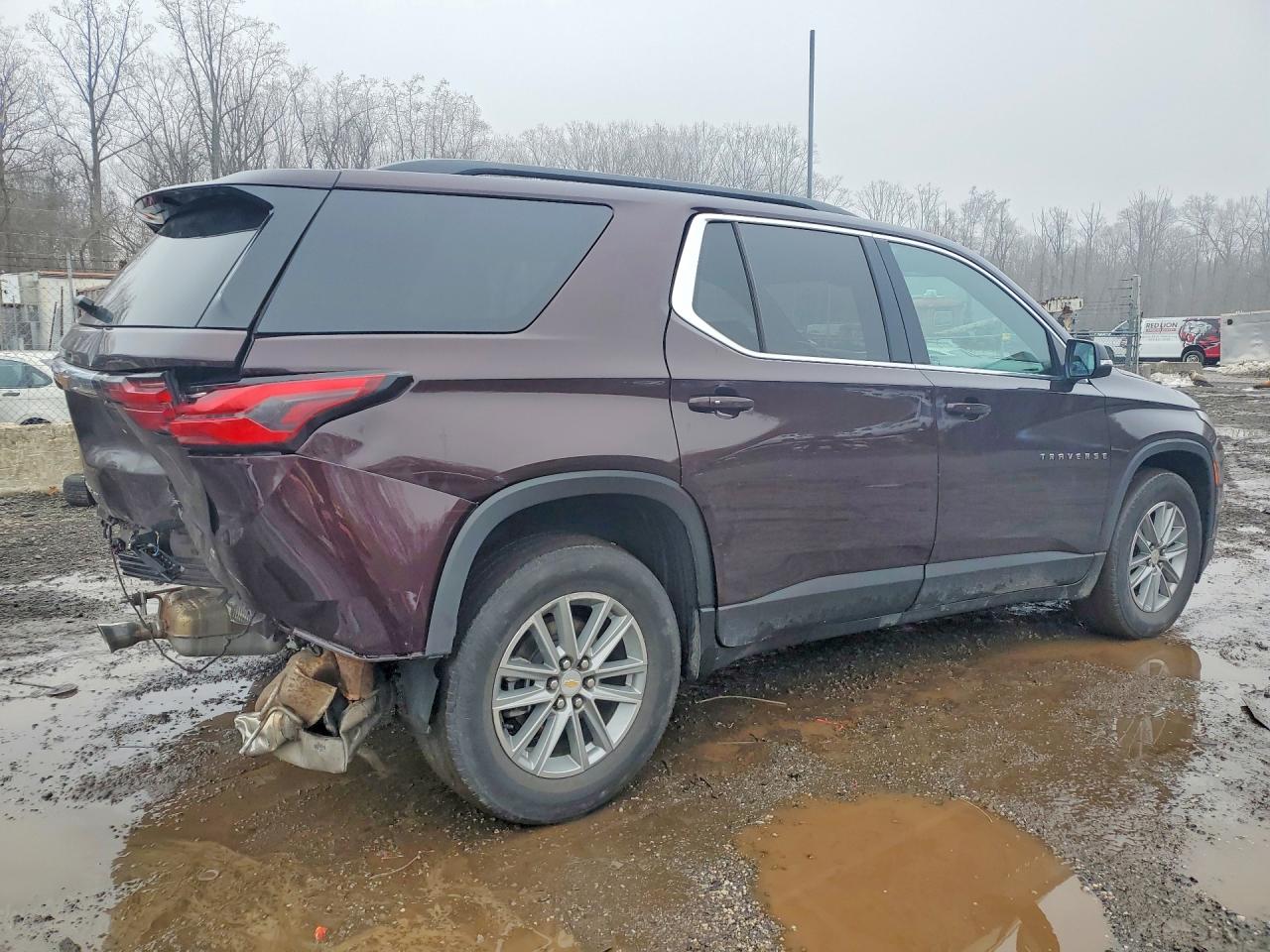 2023 CHEVROLET TRAVERSE LT photo 3