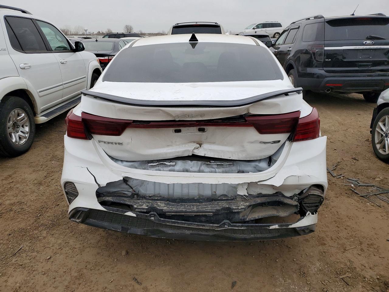 2023 KIA FORTE GT-LINE photo 6