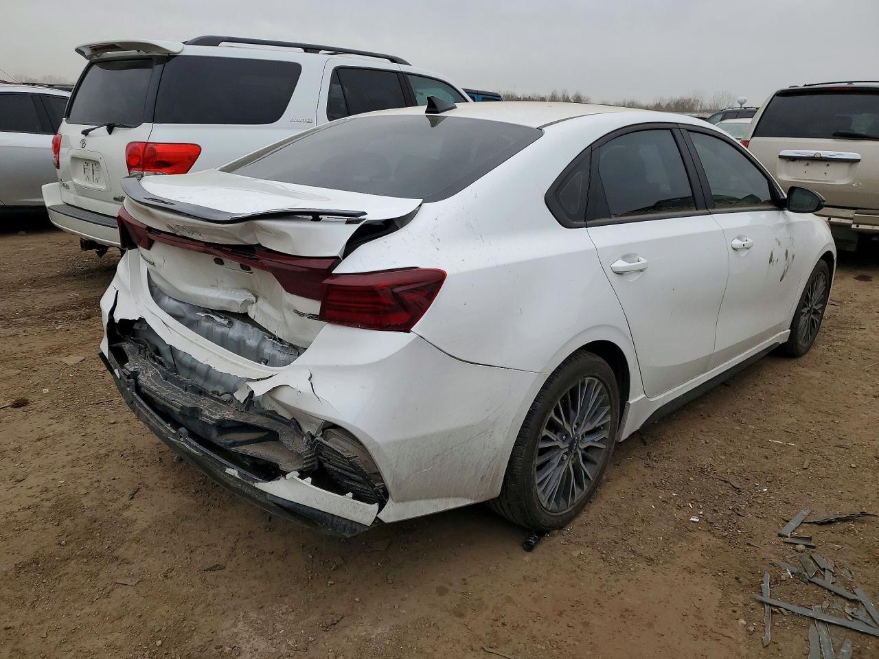 2023 KIA FORTE GT-LINE photo 3