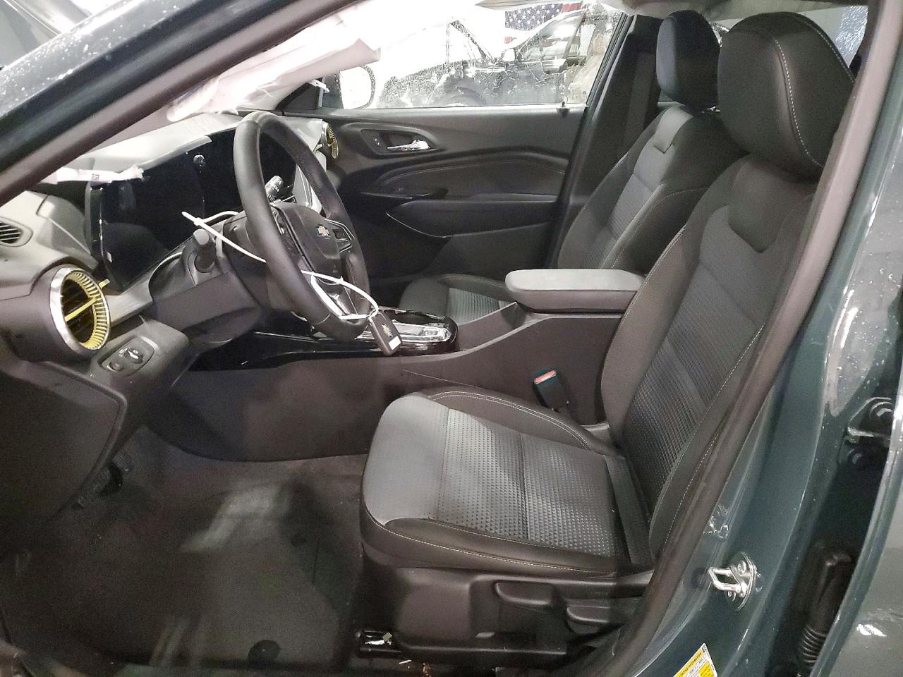 2025 CHEVROLET TRAX 1LT photo 13
