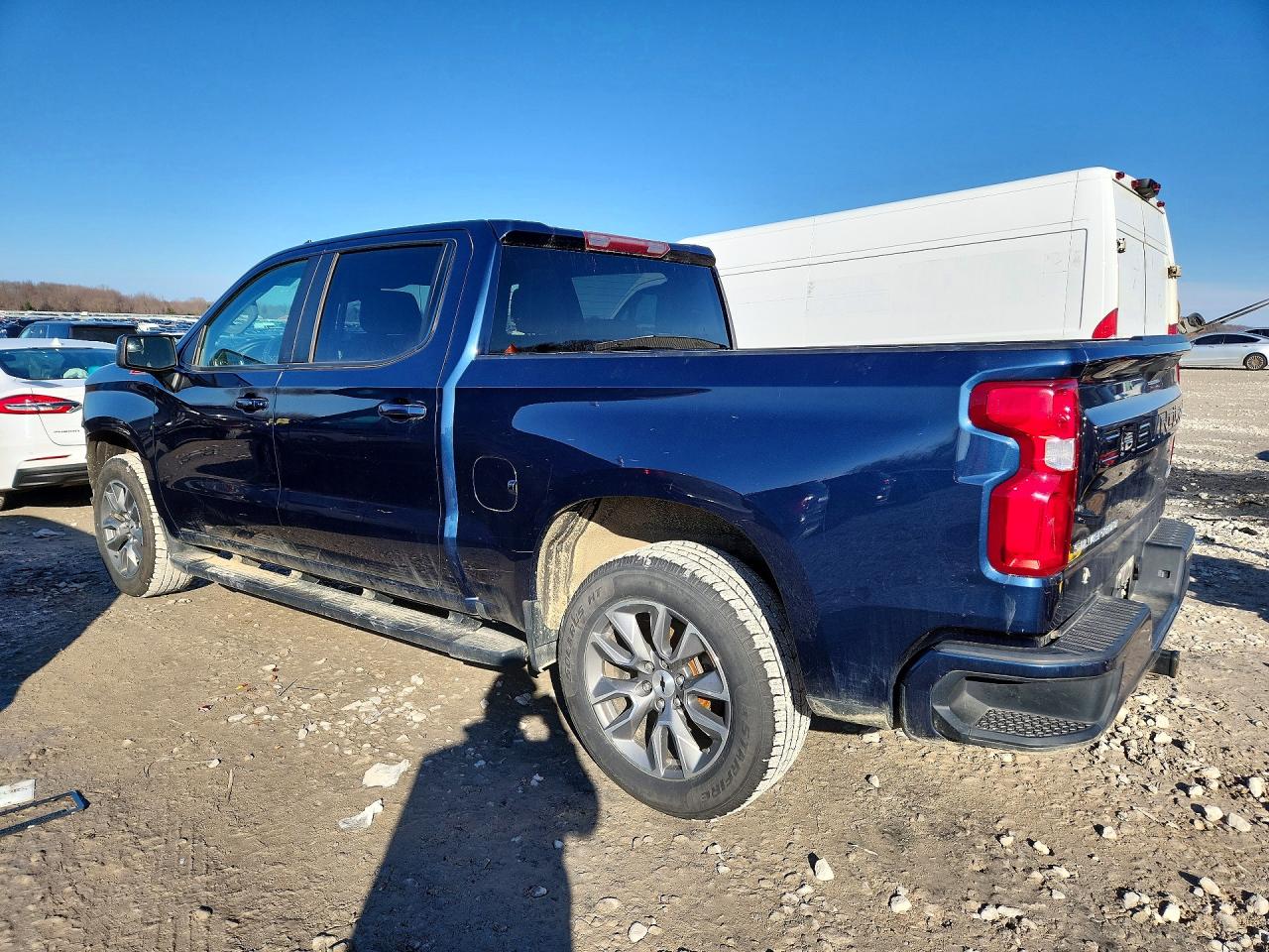 2021 CHEVROLET SILVERADO K1500 RST photo 2