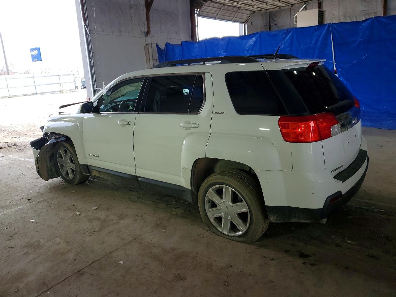 2011 GMC TERRAIN SLE photo 3