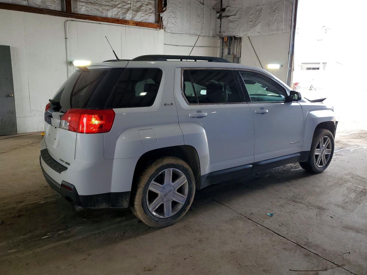 2011 GMC TERRAIN SLE photo 5