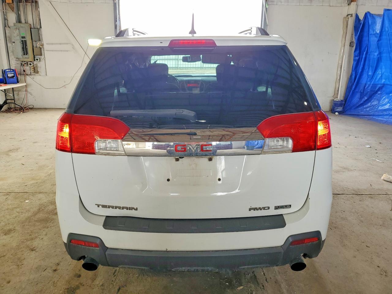 2011 GMC TERRAIN SLE photo 11