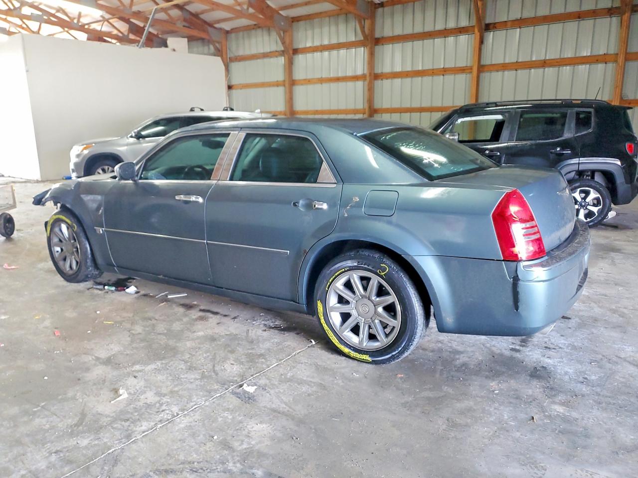 2005 CHRYSLER 300C photo 3