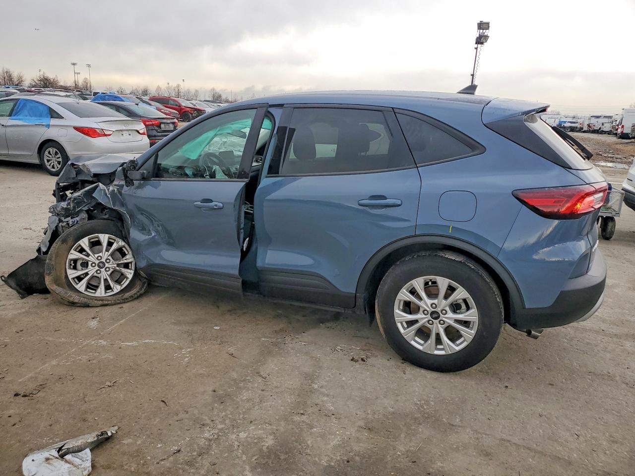 2025 FORD ESCAPE ACTIVE photo 3