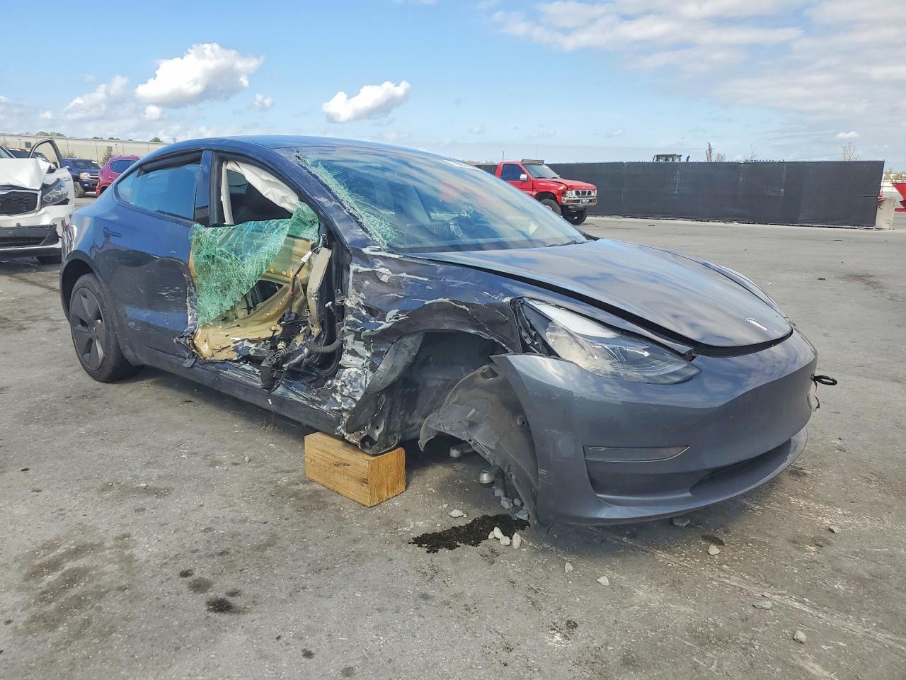 2023 TESLA MODEL 3 photo 4